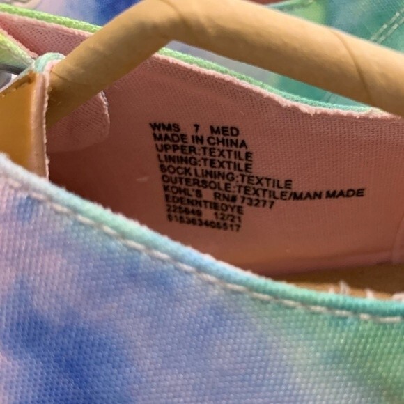 NWB SO® Edenn Women's Moc Toe Slip-On Sneakers. Tie Dye. Size 7 - Picture 3 of 3